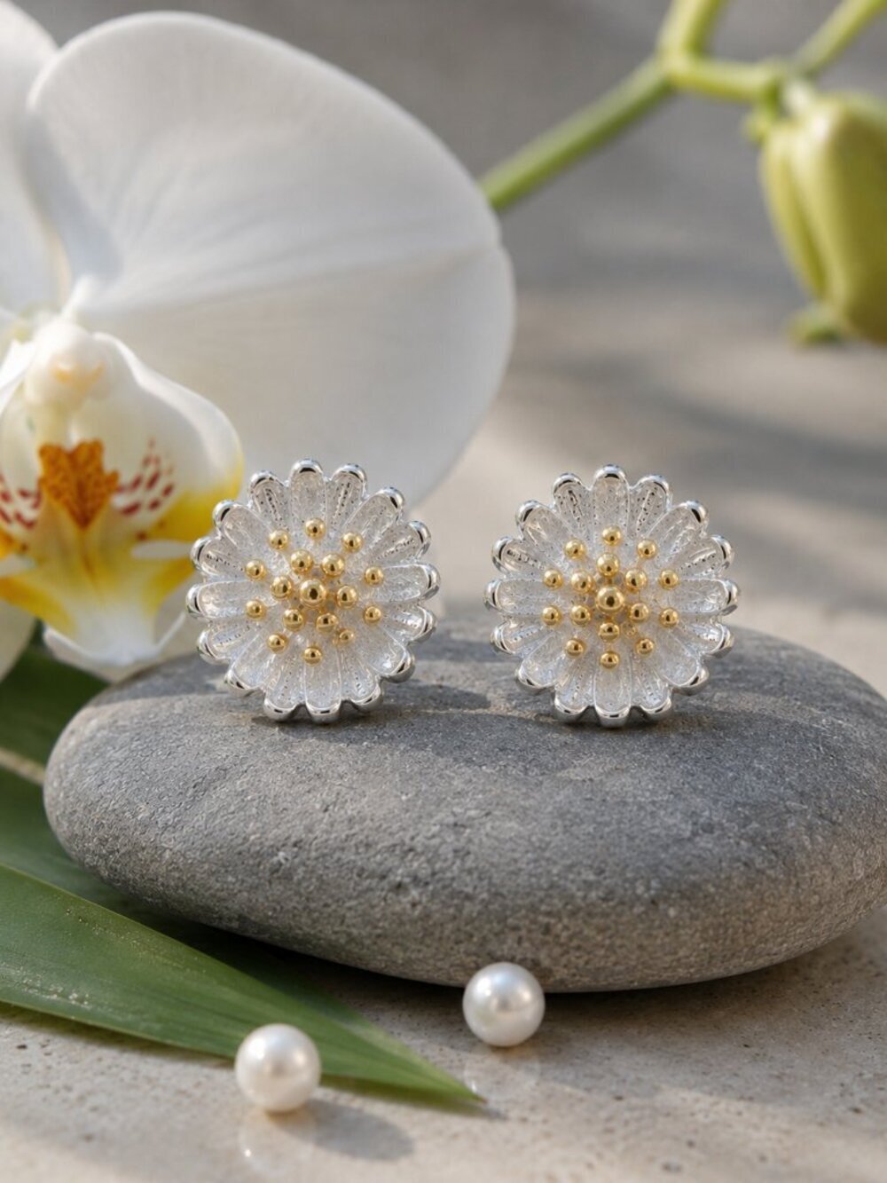 Sterling Silver Daisy Stud Earrings S925 Gold Center Flower Dainty Cottagecore